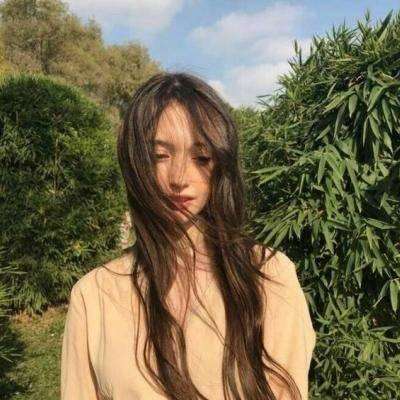 章子怡晒两个女儿照片，网友：大女儿和私下差别太大